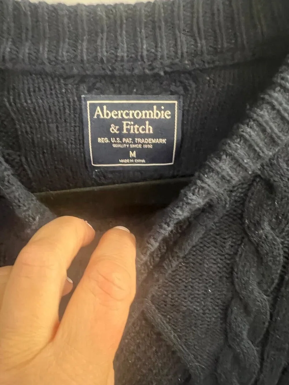Abercrombie & Fitch Navy Cable Knit Sweater Medium Classic